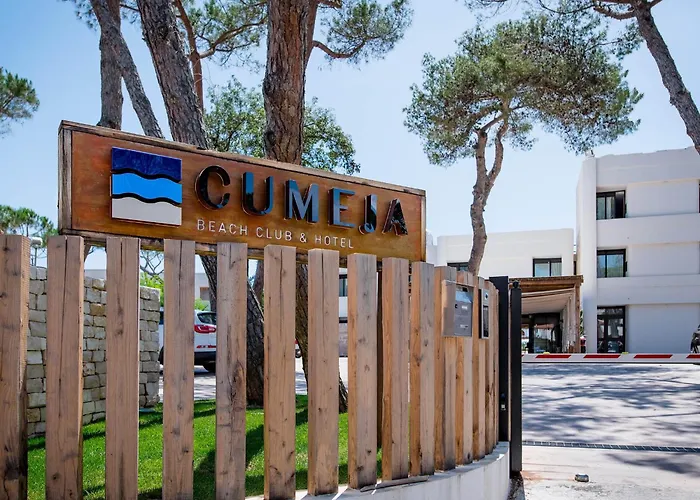 Cumeja Beach Club &